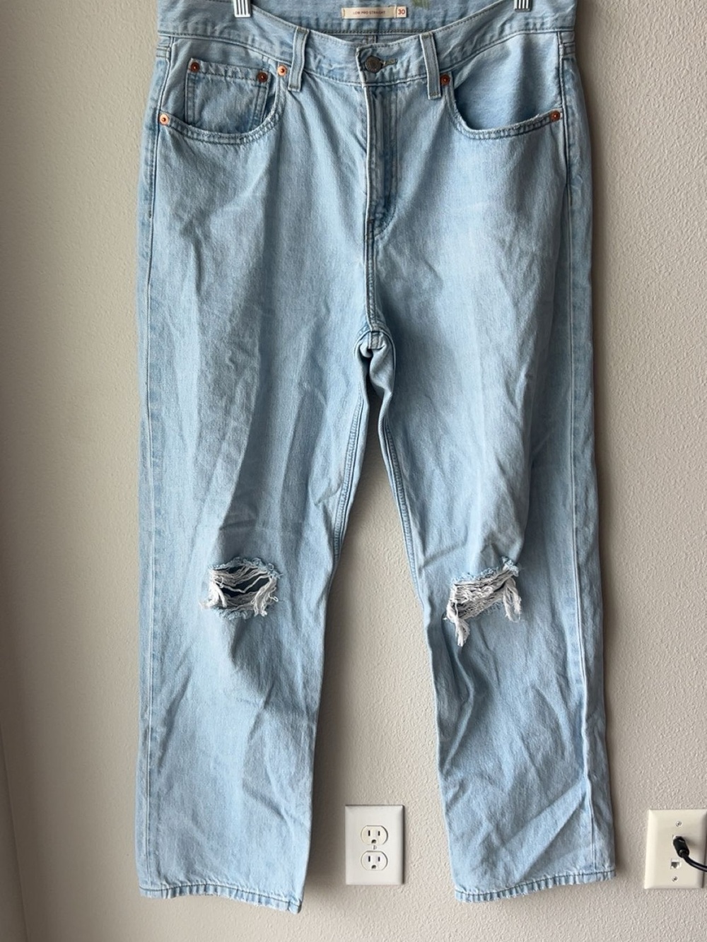 Levi’s Low Pro Straight Light Wash Denim. Women’s Size 30 - Picture 2 of 4